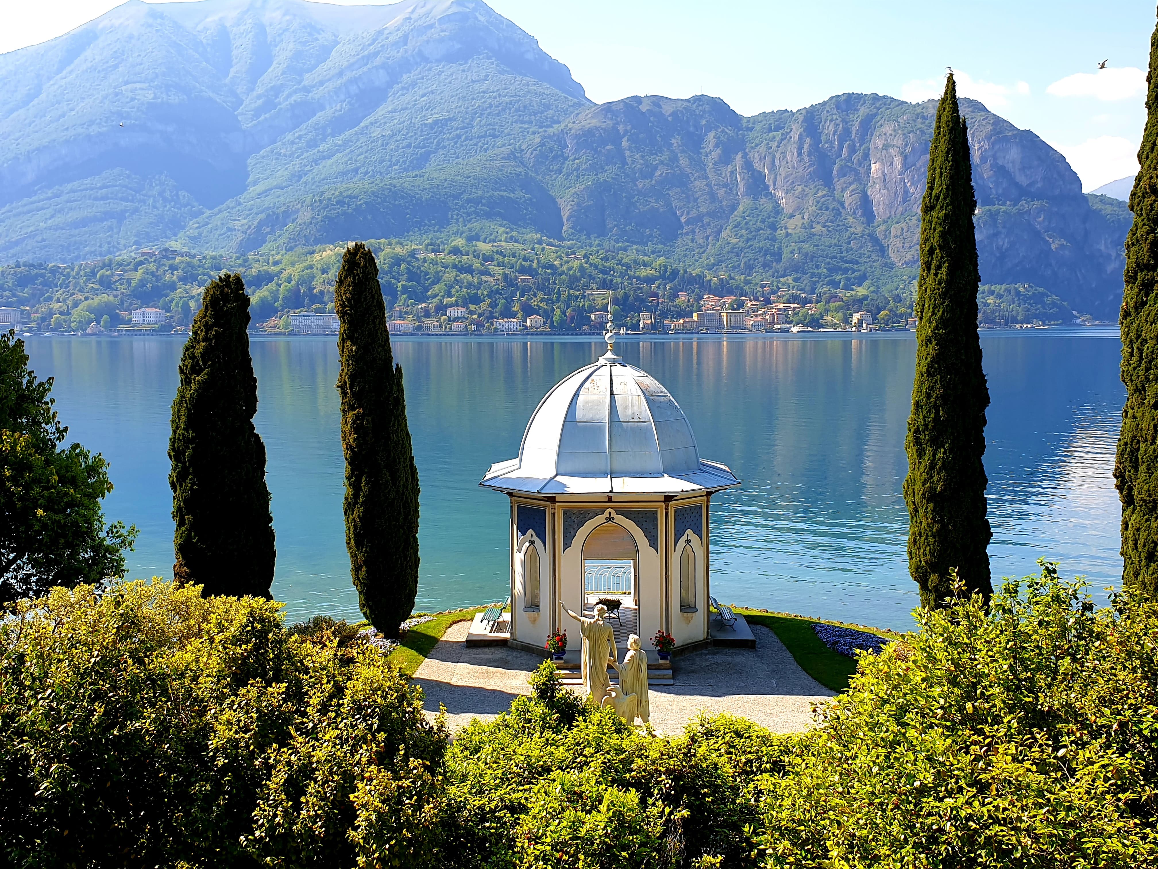 Lago di Como, Bellagio - tempietto di Villa Melzi